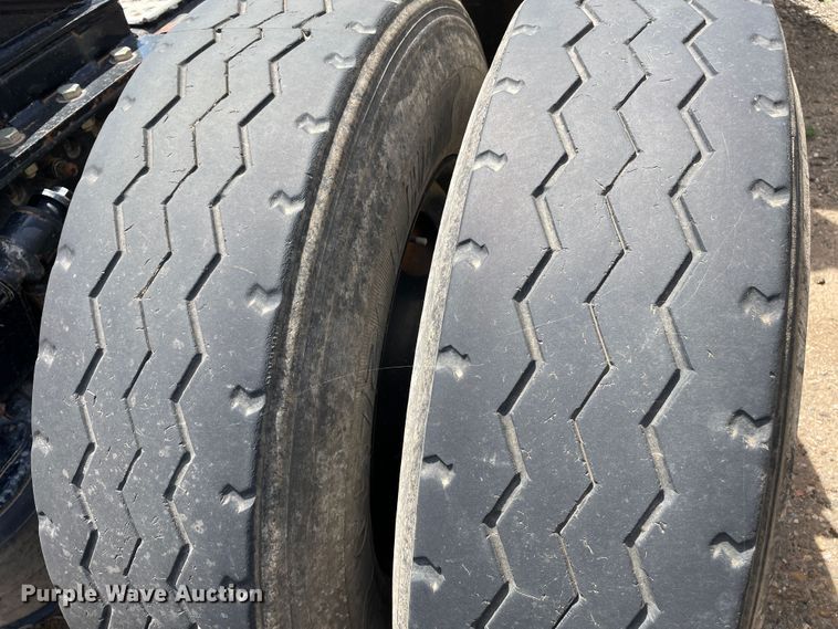 image for item DN5066 2010 Freightliner Cascadia 113  semi truck