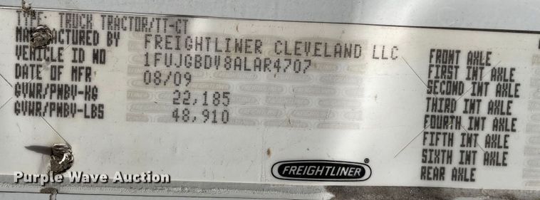 image for item DN5066 2010 Freightliner Cascadia 113  semi truck