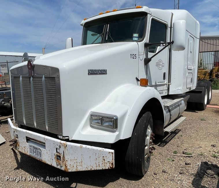 image for item DN5067 2005 Kenworth T800  semi truck