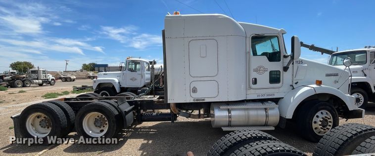 image for item DN5067 2005 Kenworth T800  semi truck
