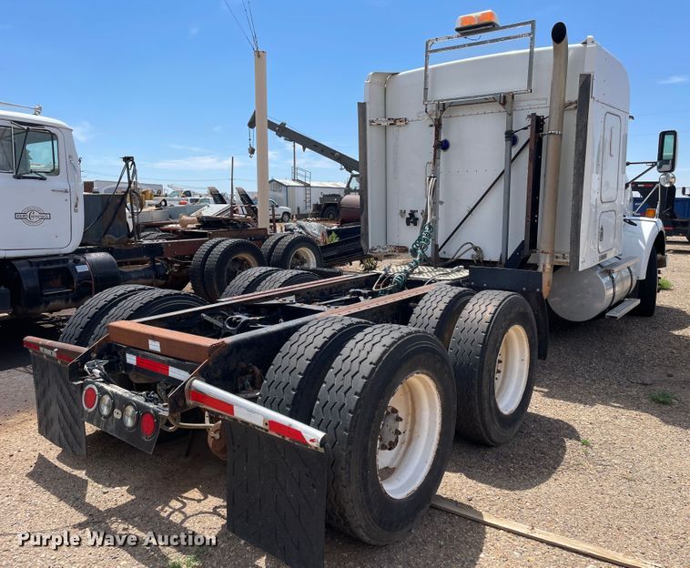 image for item DN5067 2005 Kenworth T800  semi truck