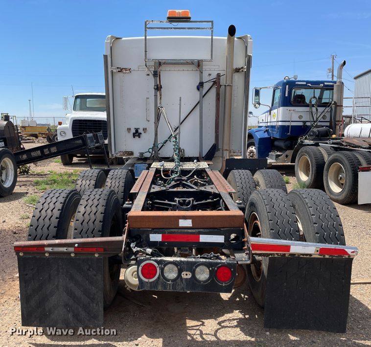 image for item DN5067 2005 Kenworth T800  semi truck