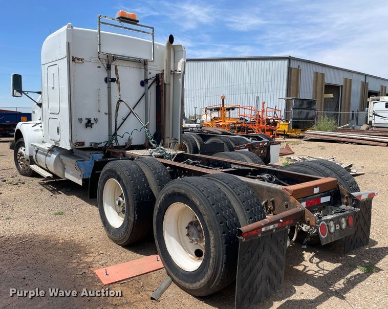 image for item DN5067 2005 Kenworth T800  semi truck