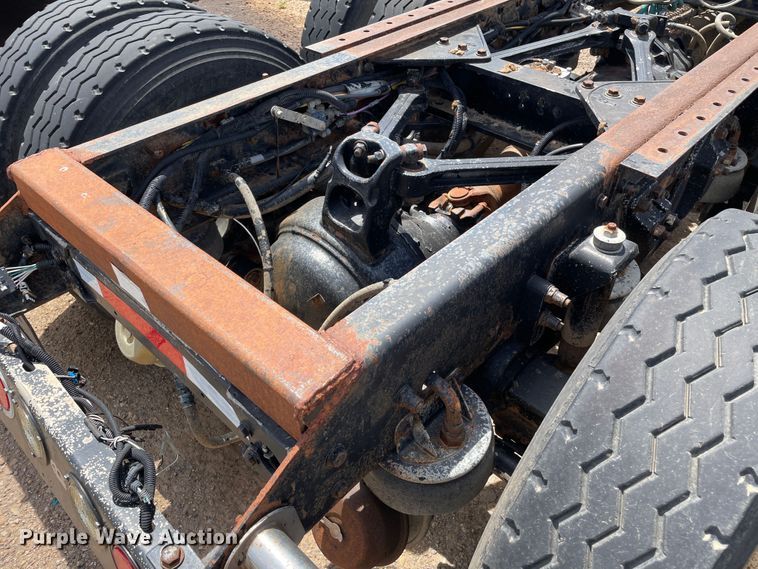 image for item DN5067 2005 Kenworth T800  semi truck