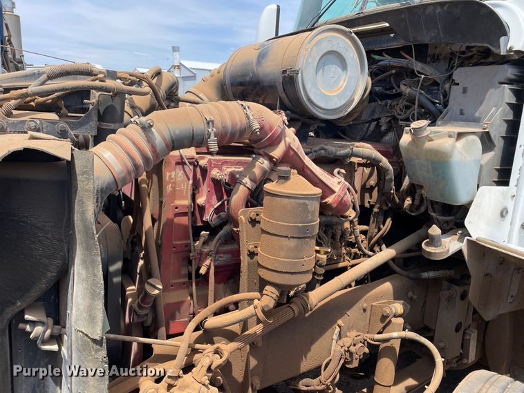 image for item DN5067 2005 Kenworth T800  semi truck