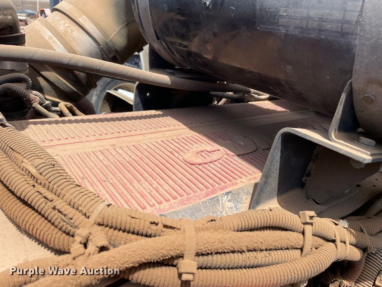 image for item DN5067 2005 Kenworth T800  semi truck