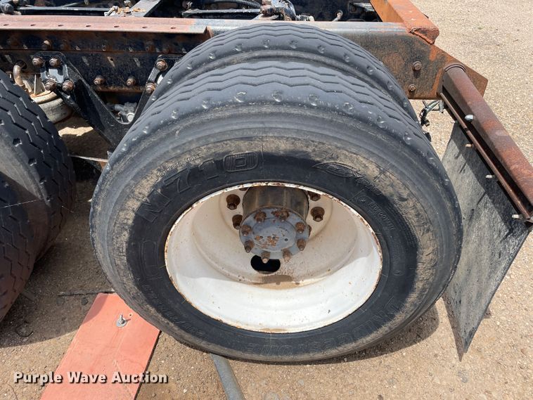 image for item DN5067 2005 Kenworth T800  semi truck