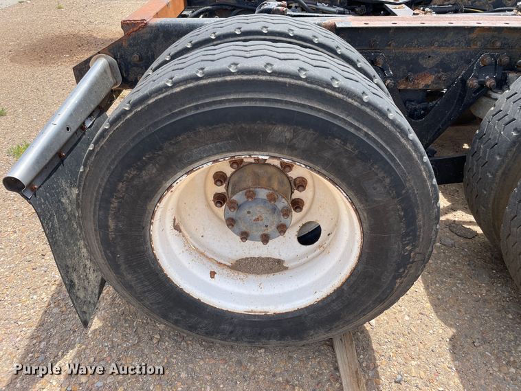 image for item DN5067 2005 Kenworth T800  semi truck