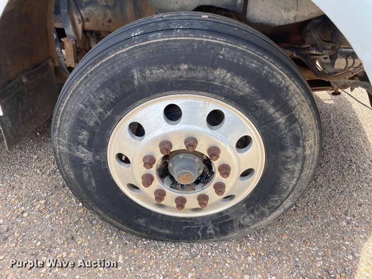 image for item DN5067 2005 Kenworth T800  semi truck