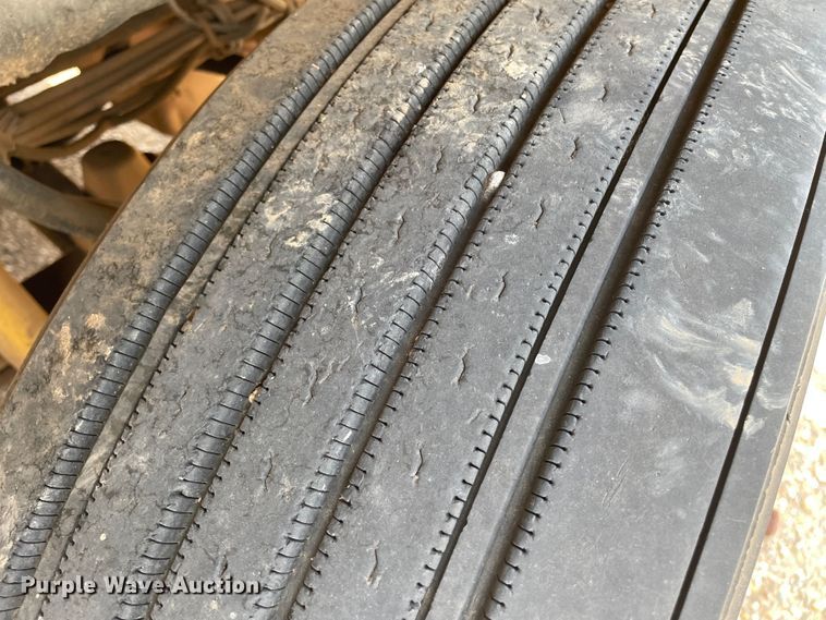 image for item DN5067 2005 Kenworth T800  semi truck