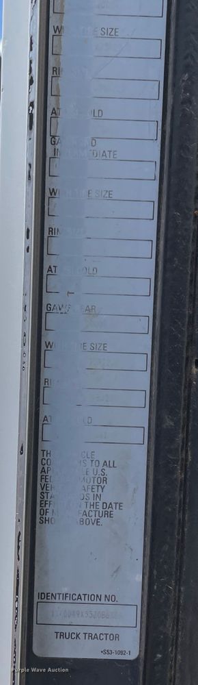 image for item DN5067 2005 Kenworth T800  semi truck