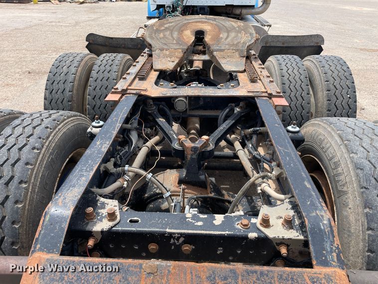 image for item DN5068 2001 Kenworth T800  semi truck