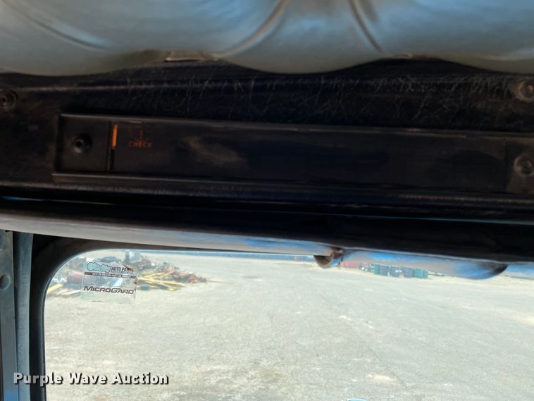 image for item DN5068 2001 Kenworth T800  semi truck