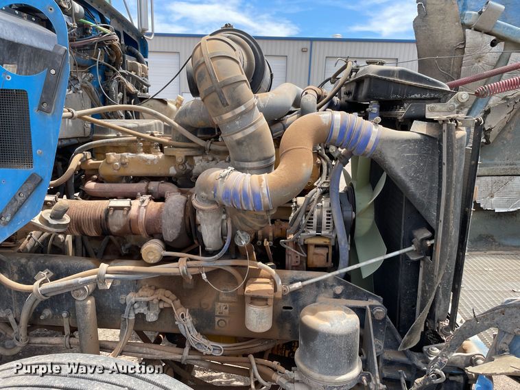 image for item DN5068 2001 Kenworth T800  semi truck