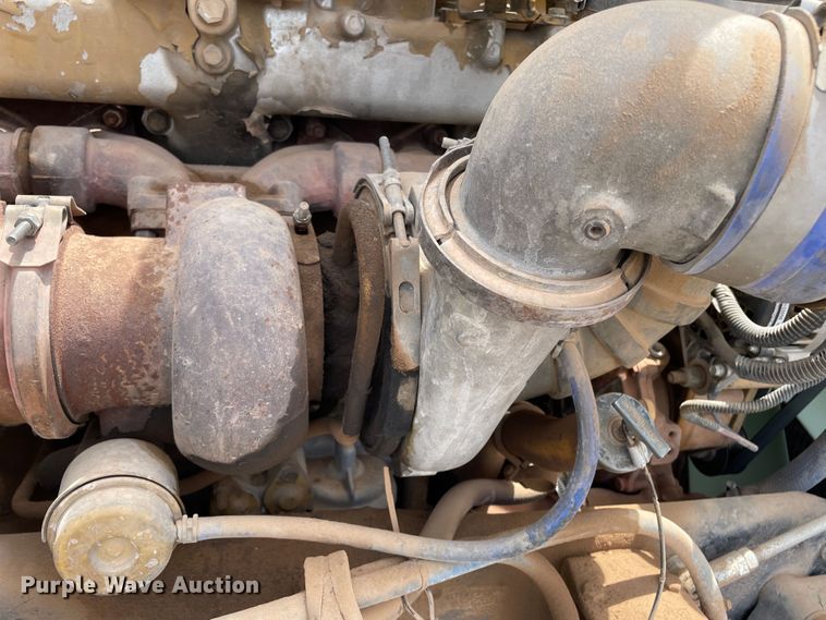 image for item DN5068 2001 Kenworth T800  semi truck