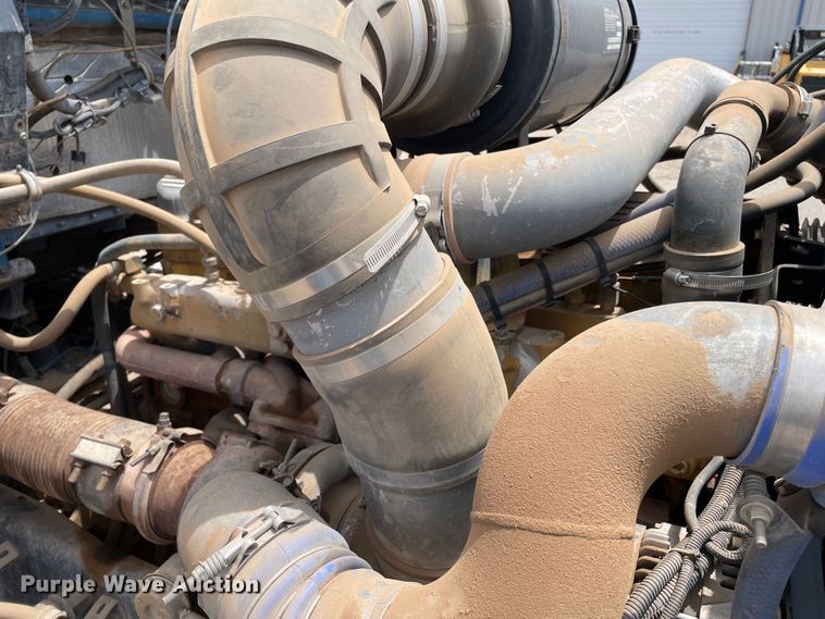 image for item DN5068 2001 Kenworth T800  semi truck