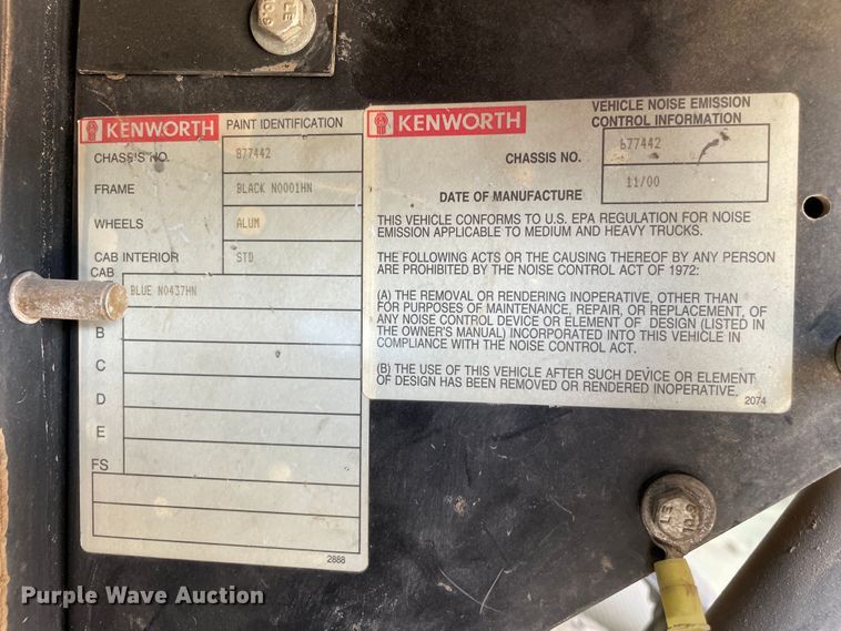 image for item DN5068 2001 Kenworth T800  semi truck