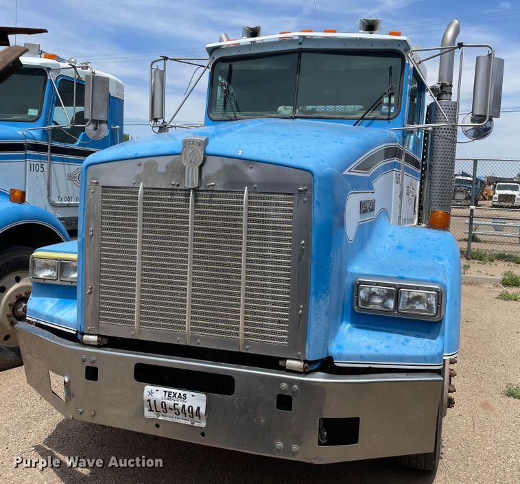 image for item DN5069 1998 Kenworth T800  semi truck