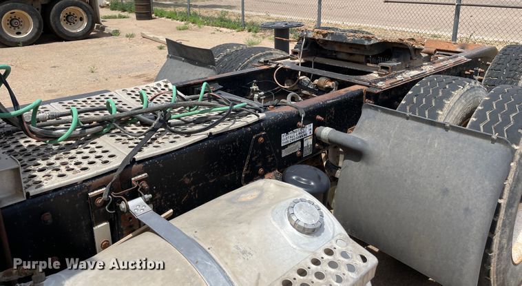 image for item DN5069 1998 Kenworth T800  semi truck