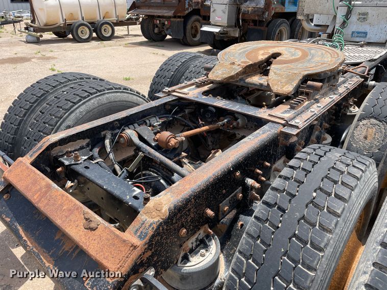 image for item DN5069 1998 Kenworth T800  semi truck