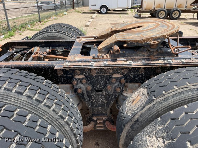 image for item DN5069 1998 Kenworth T800  semi truck