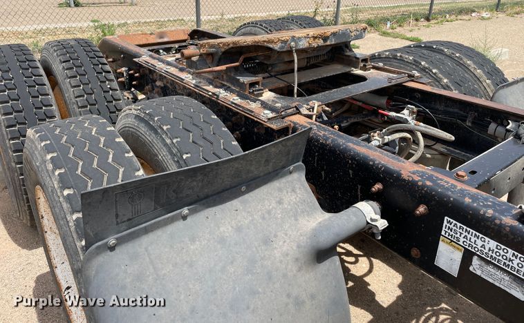 image for item DN5069 1998 Kenworth T800  semi truck