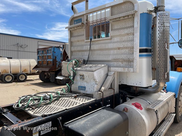 image for item DN5069 1998 Kenworth T800  semi truck