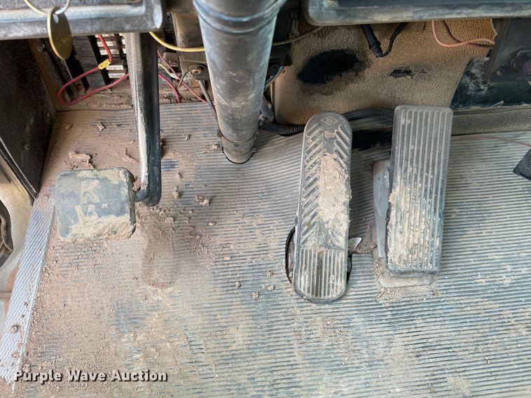 image for item DN5069 1998 Kenworth T800  semi truck