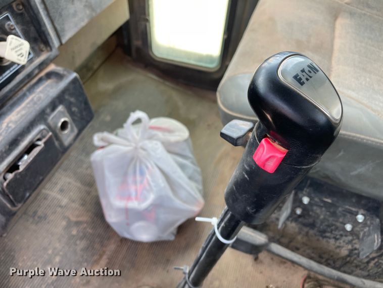 image for item DN5069 1998 Kenworth T800  semi truck