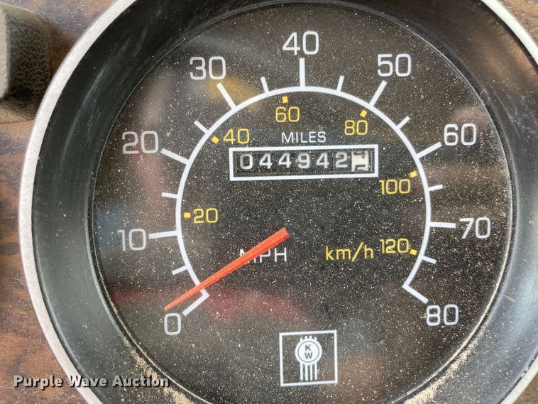 image for item DN5069 1998 Kenworth T800  semi truck