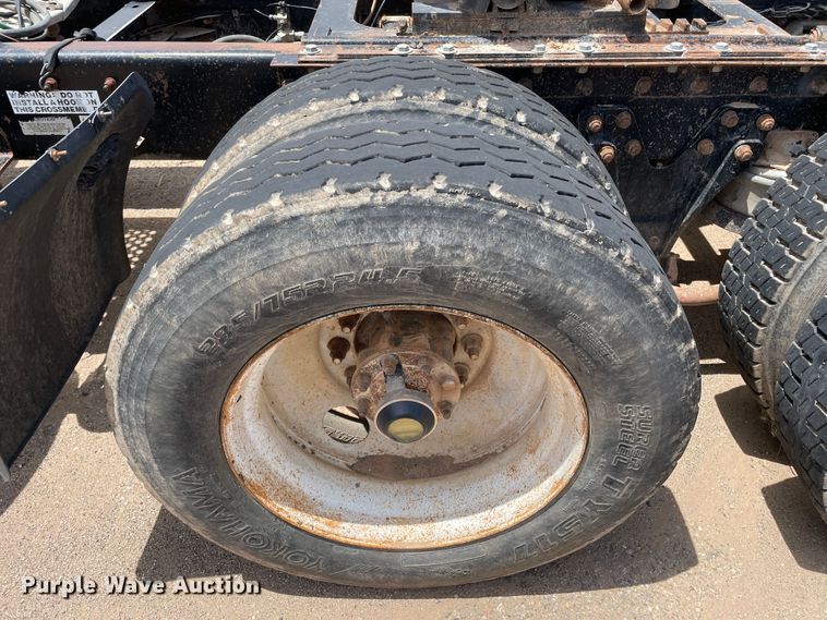 image for item DN5069 1998 Kenworth T800  semi truck