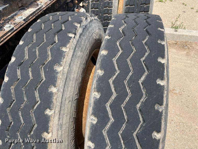 image for item DN5069 1998 Kenworth T800  semi truck