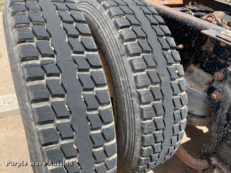 image for item DN5069 1998 Kenworth T800  semi truck