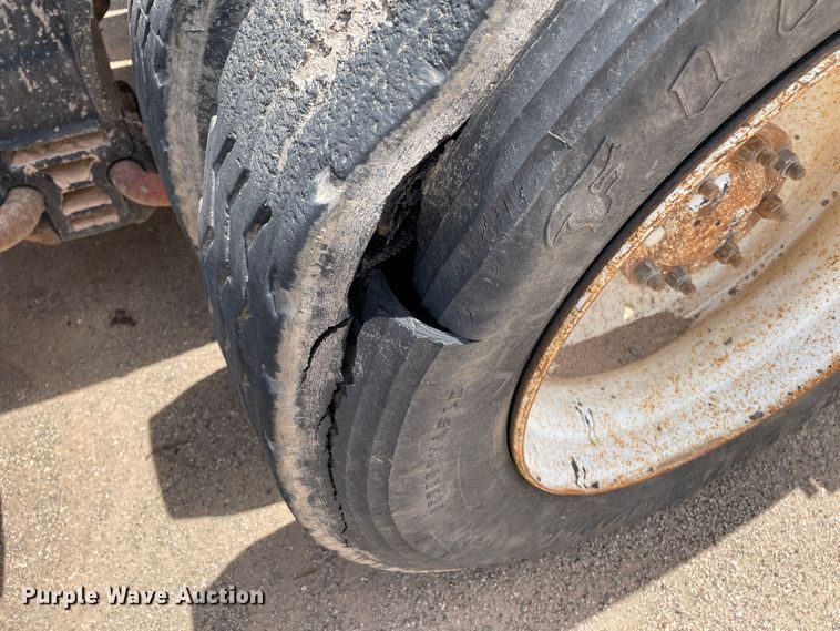 image for item DN5069 1998 Kenworth T800  semi truck