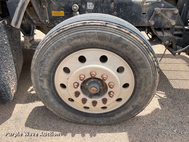 image for item DN5069 1998 Kenworth T800  semi truck