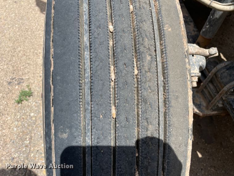 image for item DN5069 1998 Kenworth T800  semi truck