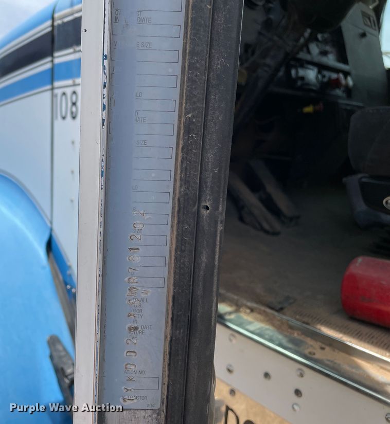 image for item DN5069 1998 Kenworth T800  semi truck