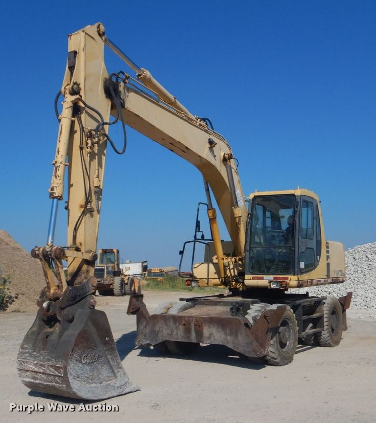 image for item DO1436 1999 Komatsu PW170ES-6K  wheeled excavator
