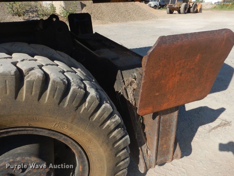 image for item DO1436 1999 Komatsu PW170ES-6K  wheeled excavator