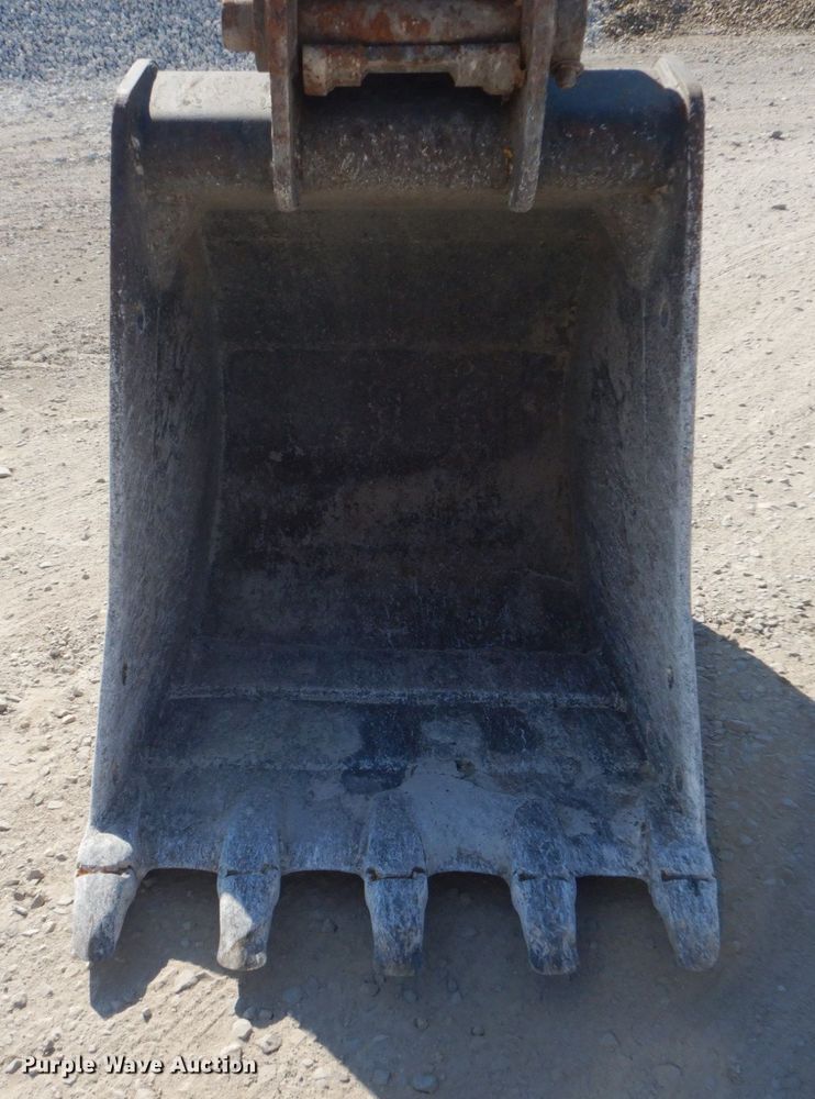 image for item DO1436 1999 Komatsu PW170ES-6K  wheeled excavator