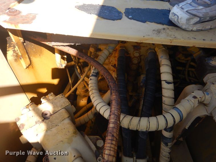 image for item DO1436 1999 Komatsu PW170ES-6K  wheeled excavator