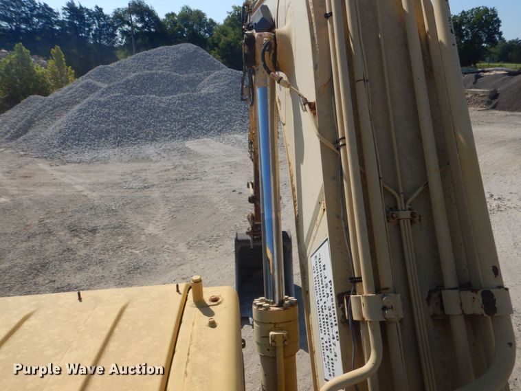 image for item DO1436 1999 Komatsu PW170ES-6K  wheeled excavator