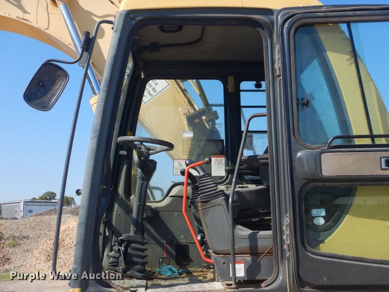 image for item DO1436 1999 Komatsu PW170ES-6K  wheeled excavator