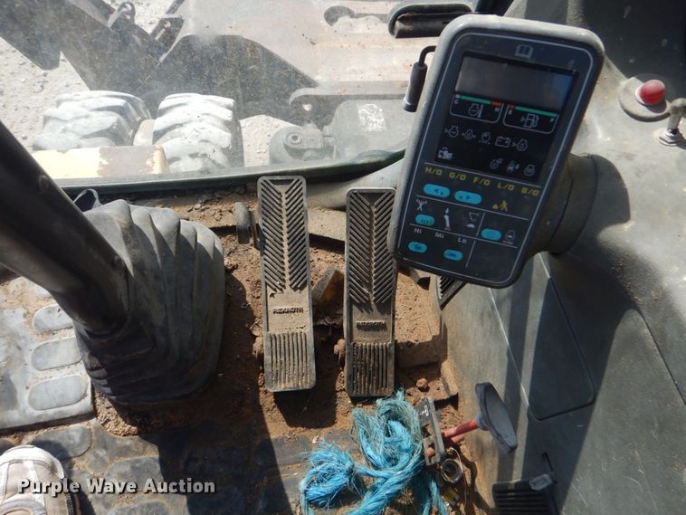 image for item DO1436 1999 Komatsu PW170ES-6K  wheeled excavator