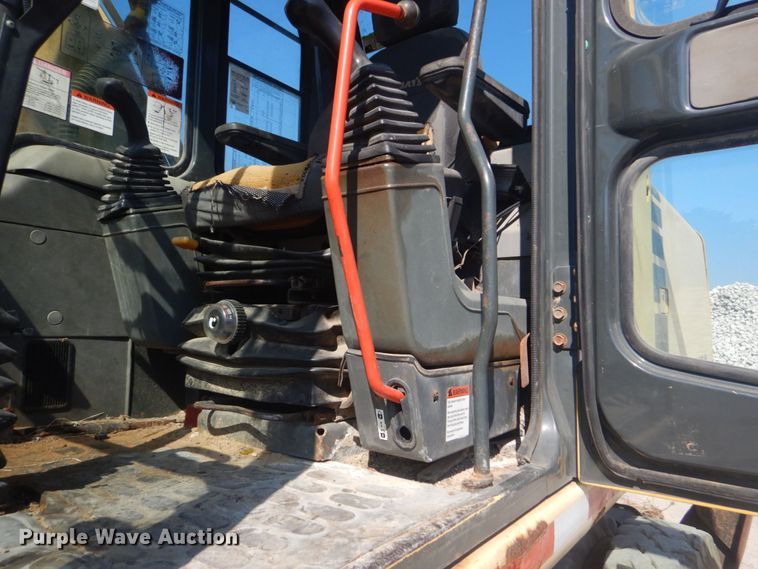 image for item DO1436 1999 Komatsu PW170ES-6K  wheeled excavator