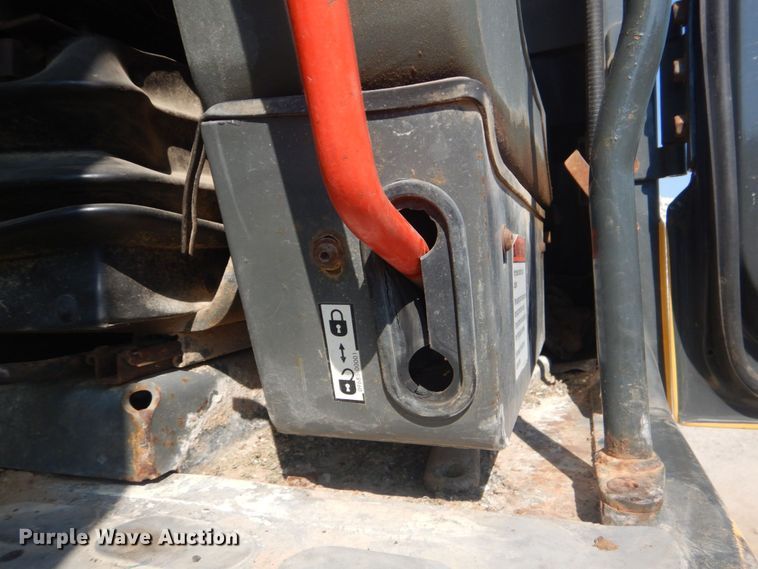 image for item DO1436 1999 Komatsu PW170ES-6K  wheeled excavator