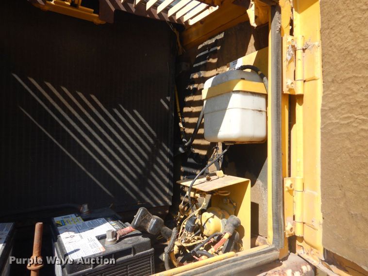 image for item DO1436 1999 Komatsu PW170ES-6K  wheeled excavator