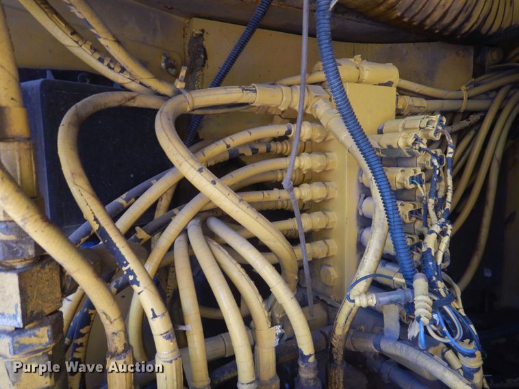 image for item DO1436 1999 Komatsu PW170ES-6K  wheeled excavator