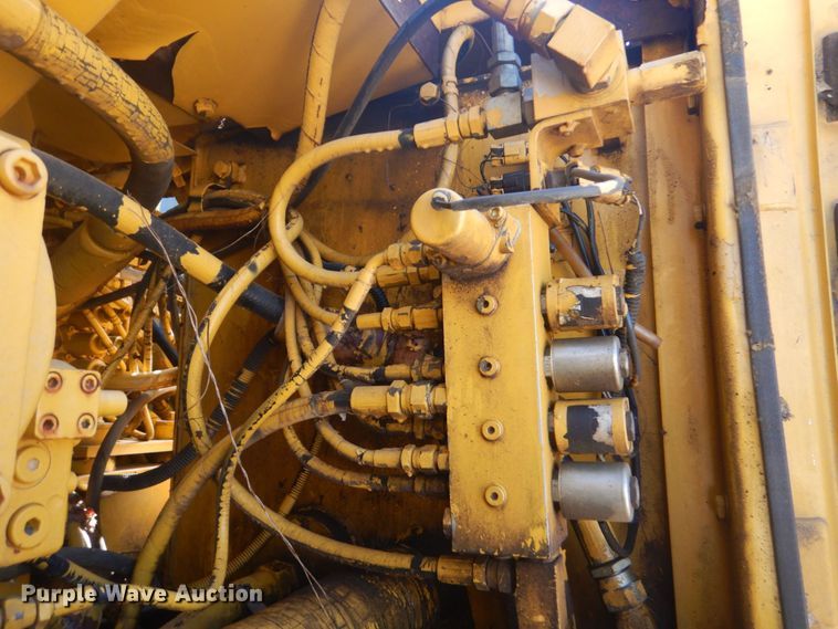 image for item DO1436 1999 Komatsu PW170ES-6K  wheeled excavator