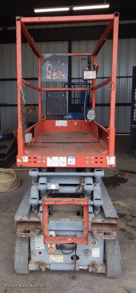 image for item DO1467 2015 Skyjack SJIII3219  scissor lift